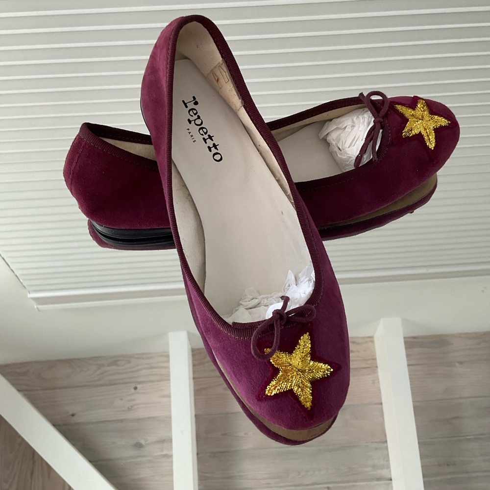 Repetto Paris ballet shoes size 381/2 suede with gold star embroidered toe